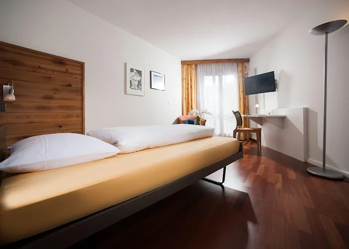 Hotel Weisses Kreuz 3*